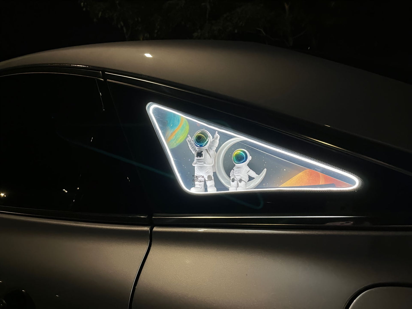 Tesla Model 3/Y Triangular window DIY